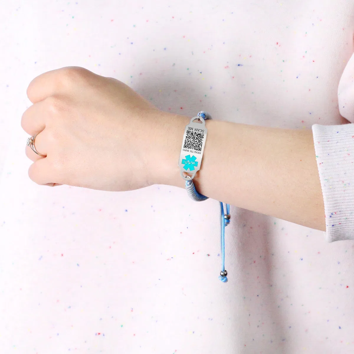 Armband mit QR-Code – Graviertes medizinisches ID-Band – Verstellbares, handgefertigtes Seilarmband für Diabetes, Herzerkrankungen, Allergien – YA5657