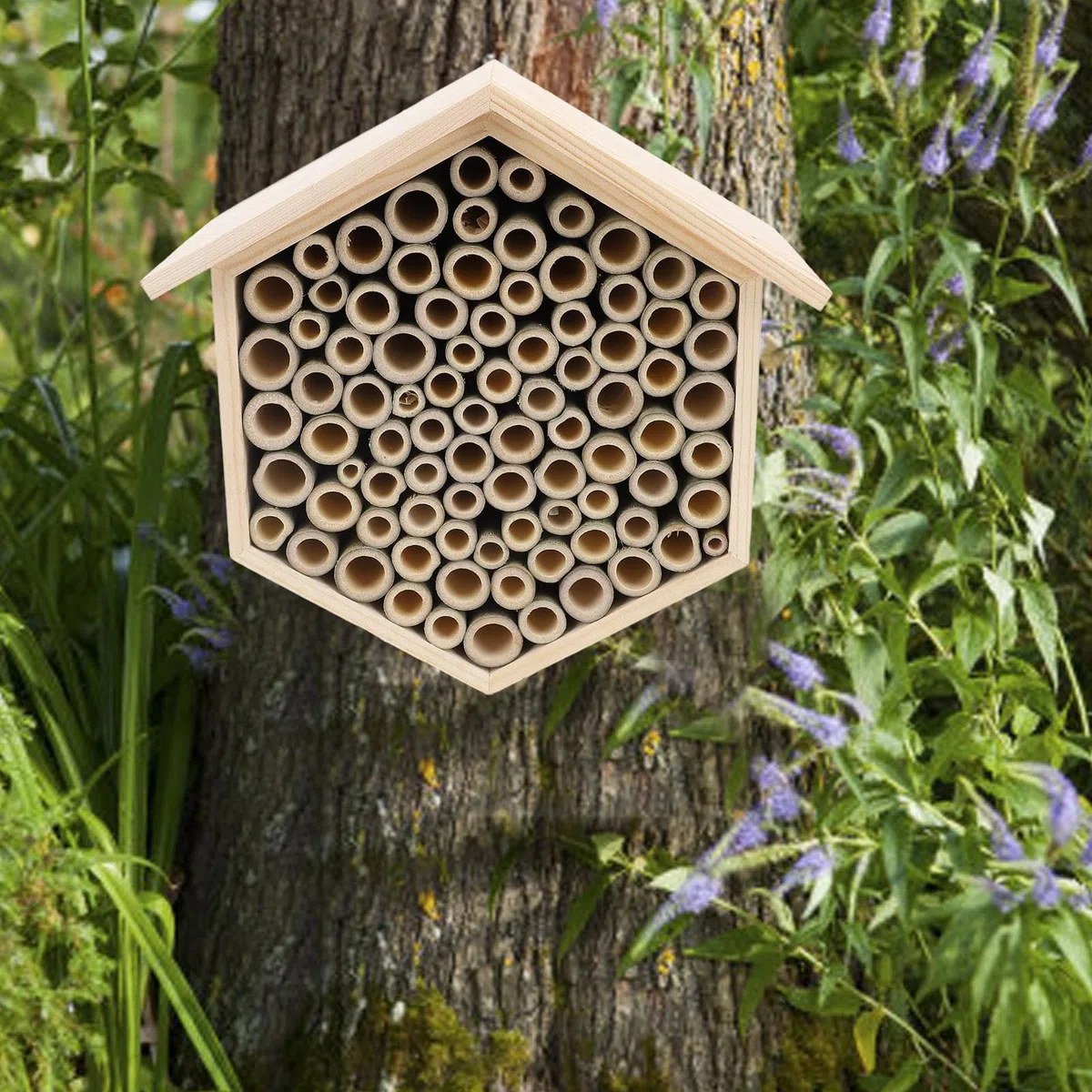Topyond Hexagonal Bee House, handgefertigtes Holzbienenhotel für Garten, zieht Bestäuber, Mason Bee House mit Röhren, Outdoor Bee Hotel für Garten, Bienenbox für Mason Bees an