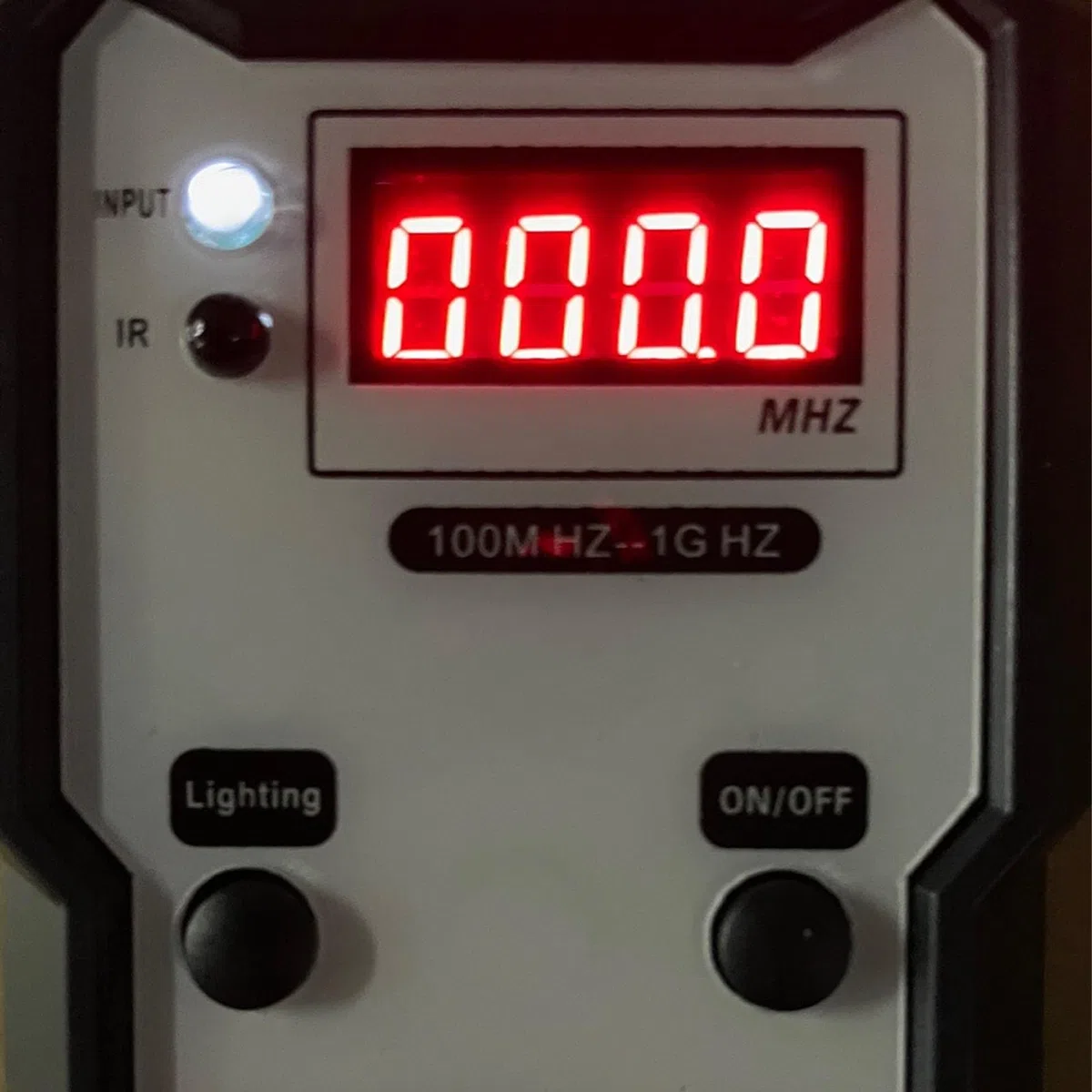 lyrlody Autoschlüssel Tester, Präziser und Zuverlässiger Schlüsselanhänger-Frequenztester, Infrarot-Signalerkennung, LED-Beleuchtung mit Einfacher Bedienung für Fernbedienung