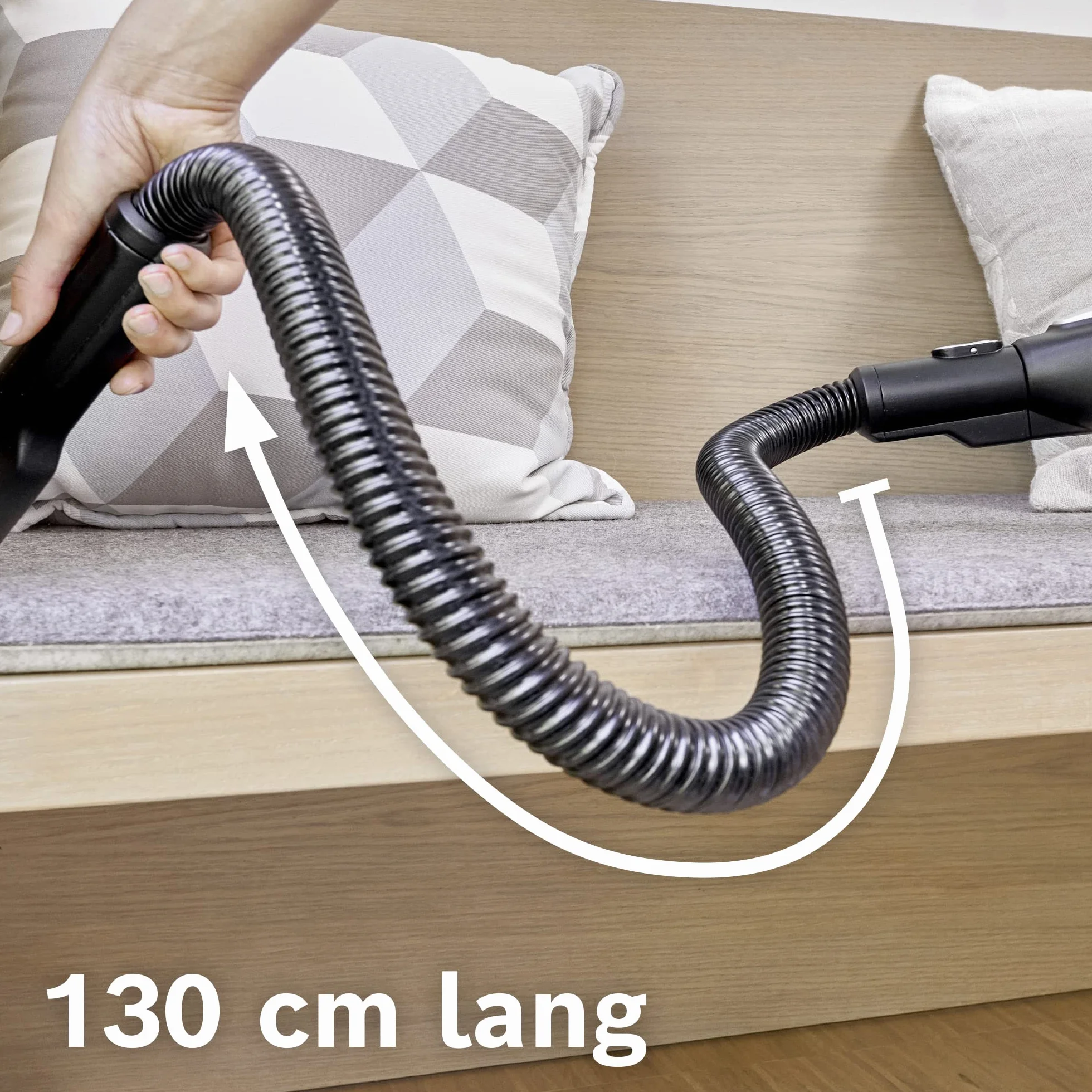 Bosch Flexibler Verlängerungsschlauch BHZUFEHN, geeignet für Unlimited 6, 7 und 8 Akku-Staubsauger, sehr lang, extrem flexibel, ideal für Fahrzeug-Innenreinigung, Original-Zubehör, schwarz