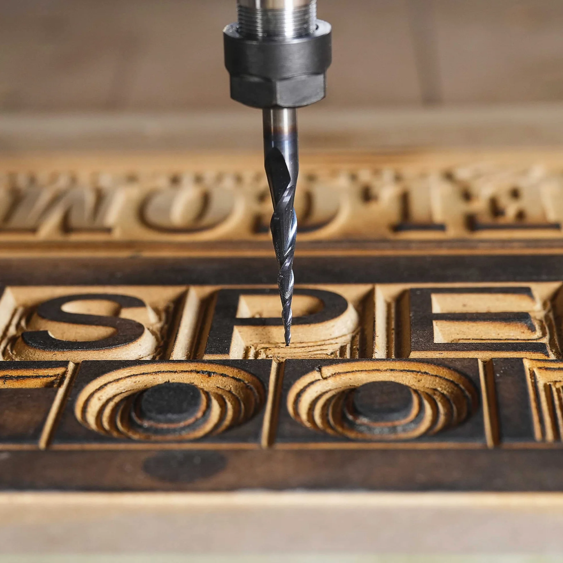 SpeTool Kugelkopffräser Konische Fräser CNC Schaftfräser 2 Flöten 1,0 mm Radius VHM Gravierfräser für Oberfräse 6mm Schaft mit TiAlN Beschichtung für 2D und 3D Gravur