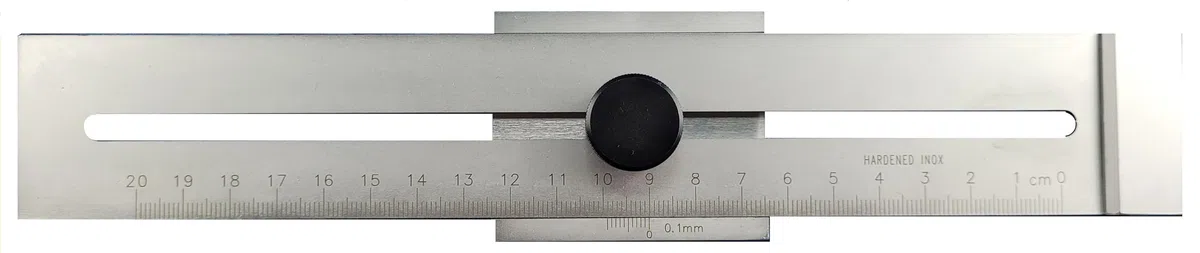 WRS Präz.-Streichmaß, mattverchromt, gelaserte Skala, mm-Teilung, Anreißkante gehärtet (200 mm Meßb. INOX)