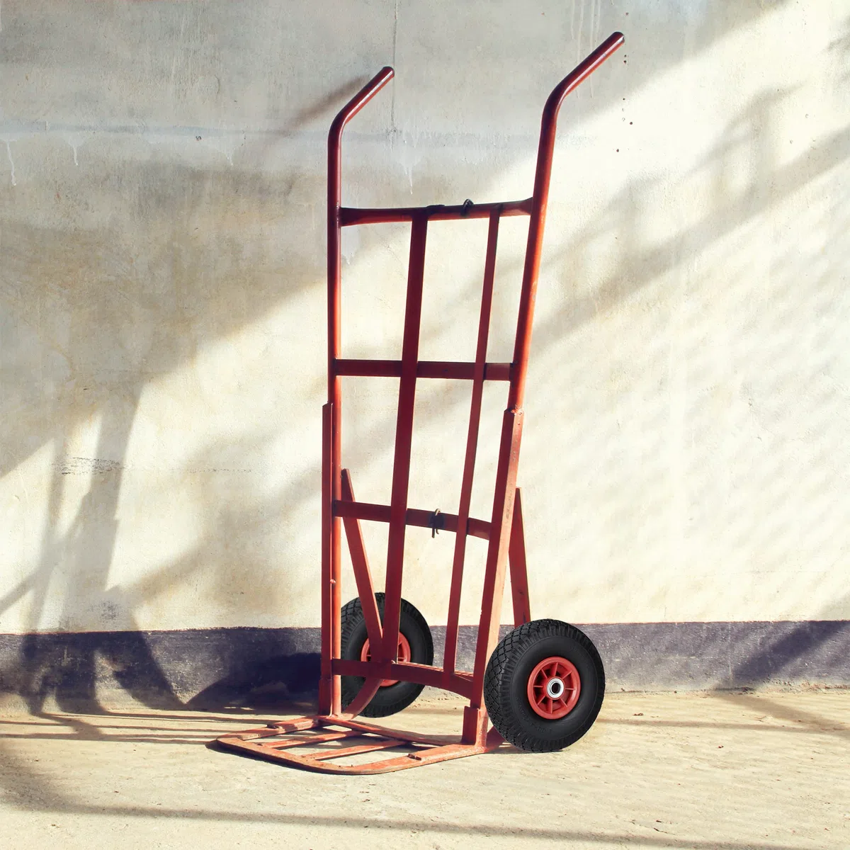Relaxdays 2x Sackkarrenrad, pannensichere Vollgummireifen, 3.00-4 Zoll, 20 mm Achse, bis 80 kg, 260 x 85 mm, schwarz-rot