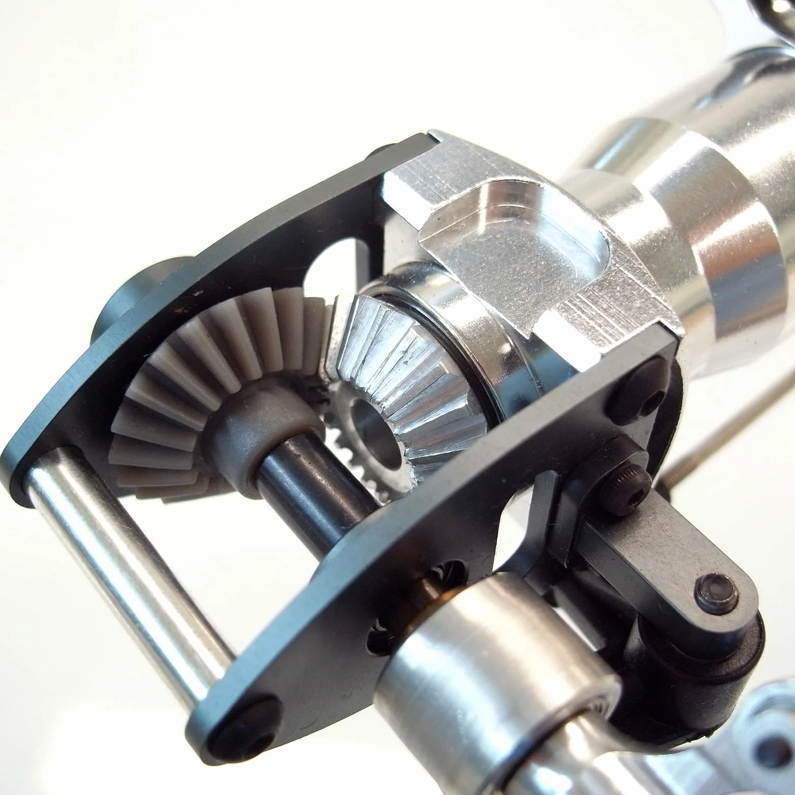sourcing map Kegelradgetriebe, 1,5 m, 20 Zähne, 12 mm Schaftloch, 1:1, Kegelritzel, 45# Stahl, 1,5 Modul, 90-Grad-Lenkgetriebe mit M5-Befestigungsloch, für mechanische Rotation, 2 Stück