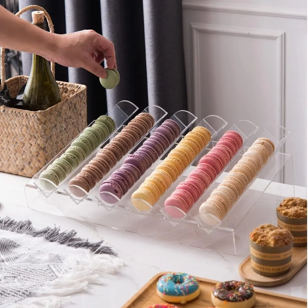 Transparentes Acryl-Macaron-Display für professionelle Bäckerei-Setup mit 3 Schlitzen, 4 Schlitzen oder 6 Schlitz-Layout-Optionen für individuelle Anordnung (6 Mulden)