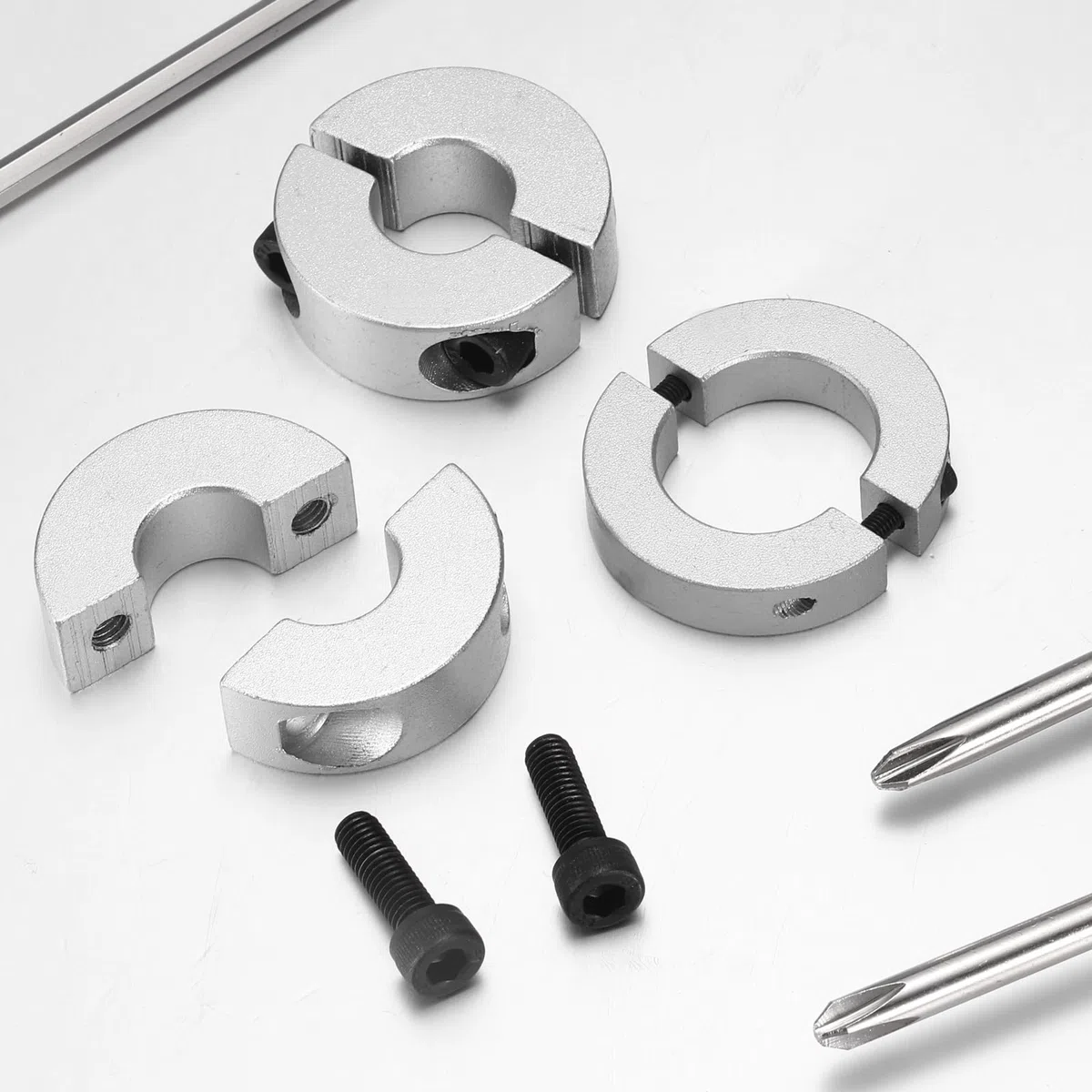 sourcing map Doppelter geteilter Schaftkragen, 20 mm Bohrung, zweiteiliger Klemmkragen, 35 mm Außendurchmesser, 8 mm Dicke, Aluminiumlegierung, Schraubspaltring