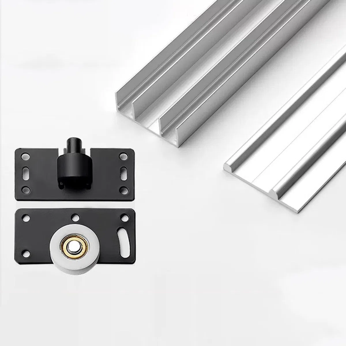 Schiebetürschiene for den Kleiderschrank, Beschlagsatz for Schiebetüren aus Aluminium, Zwei Reihen von Riemenscheiben, leiser und reibungsloser Betrieb, (Silver,110cm)