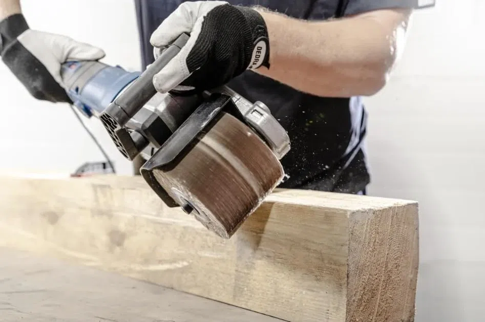 Lamellenbürste für Satiniermaschine 120x100 mm, Körnung 60, max. Drehzahl: 3700 U/min, DEDRA, Aluminiumoxid, flexible Schleiflamellen, resistenz gegen Verstopfung und Überhitzung