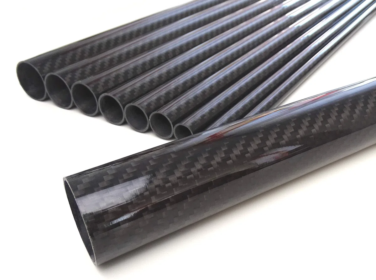 Hochglanz Carbon Rohr Ø 18mm / Sichtcarbon CFK Kohlefaser Tube 3K Köper/Länge wählbar (1000mm)